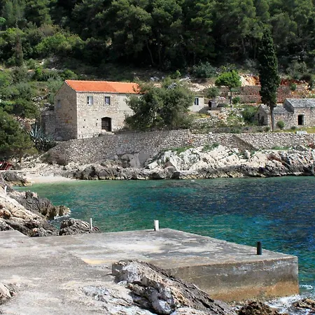 Secluded Fisherman's Cove Lucica, Hvar - 4034 * Gdinj
