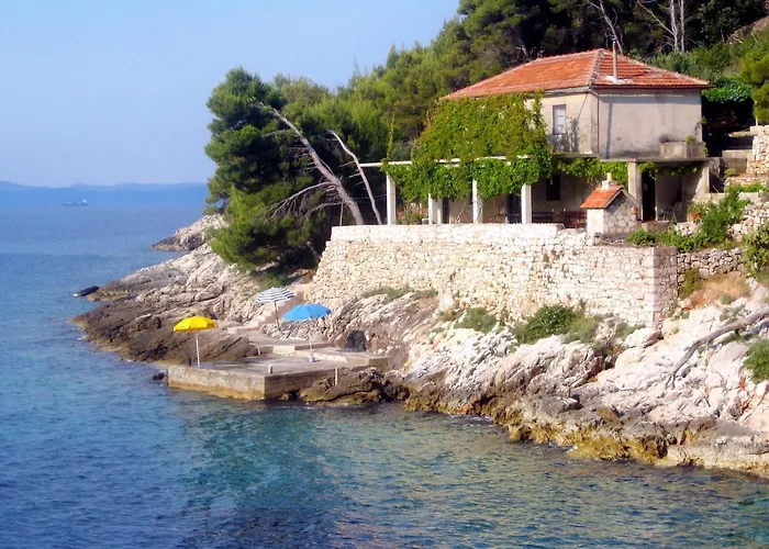 Secluded Fisherman's Cove Lucica, Hvar - 4034 *
